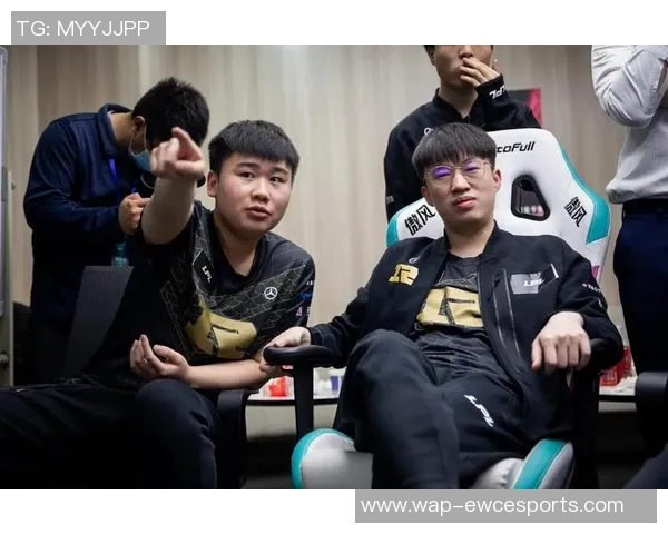 探讨DOTA2FPX战队在比赛中的耐力表现与训练策略分析