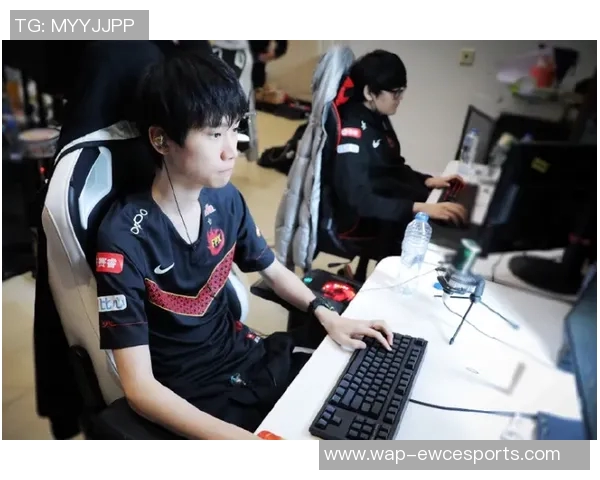 电竞赛后复盘分析FPX与EDG的战术意识与决策差异